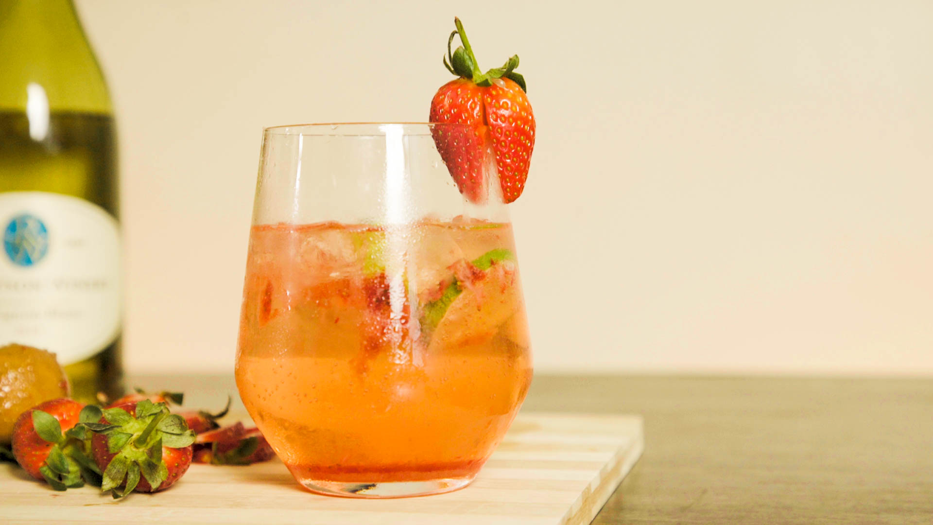 Strawberry Blanc-Spritzer with Robertson Sauvignon Blanc